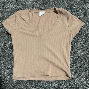 Brown tan Tilly’s v crop